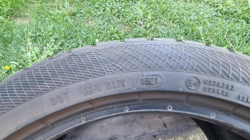 Continental 235/45 R18 Zimska