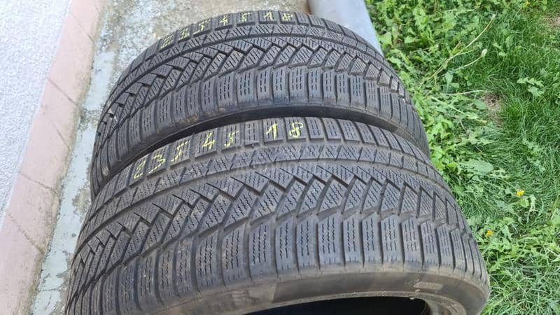 Continental 235/45 R18 Zimska