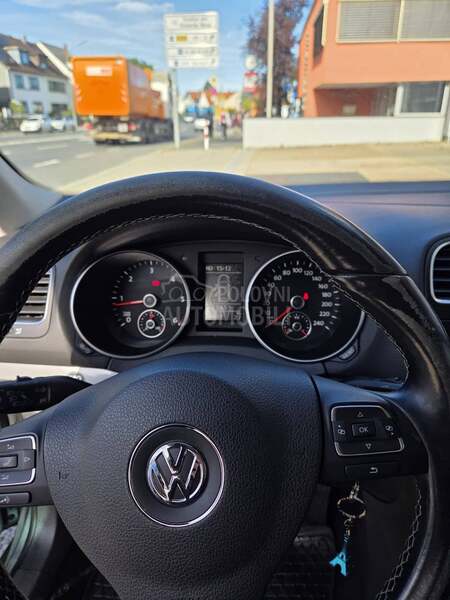 Volkswagen Golf 6 1.6tdi 77k.w/nav/alu