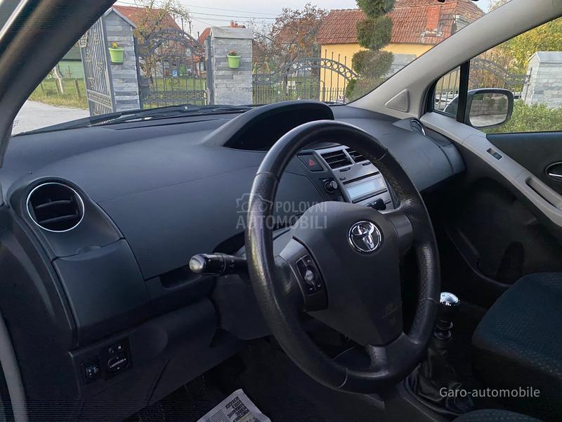 Toyota Yaris 1.33VVTI SVAJCARSKA
