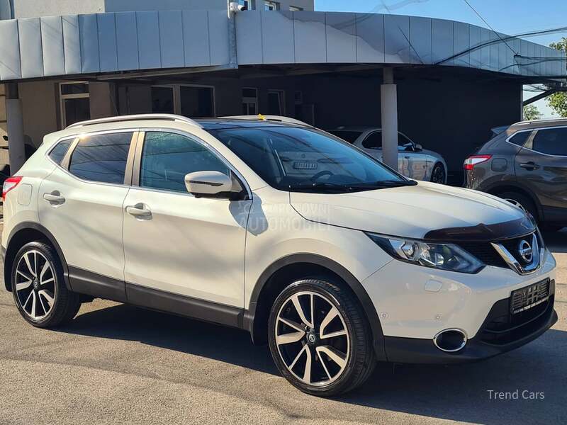 Nissan Qashqai 1.2TEKNA PANON A V I