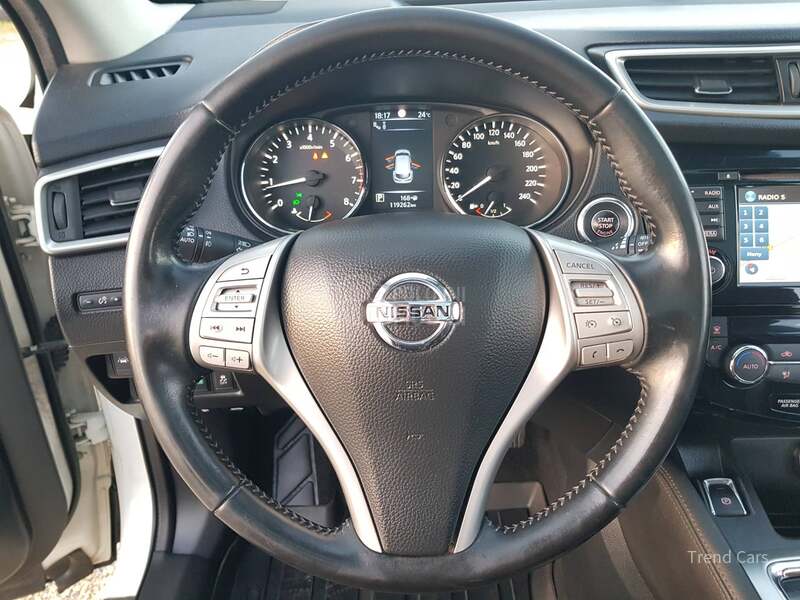 Nissan Qashqai 1.2TEKNA PANON A V I