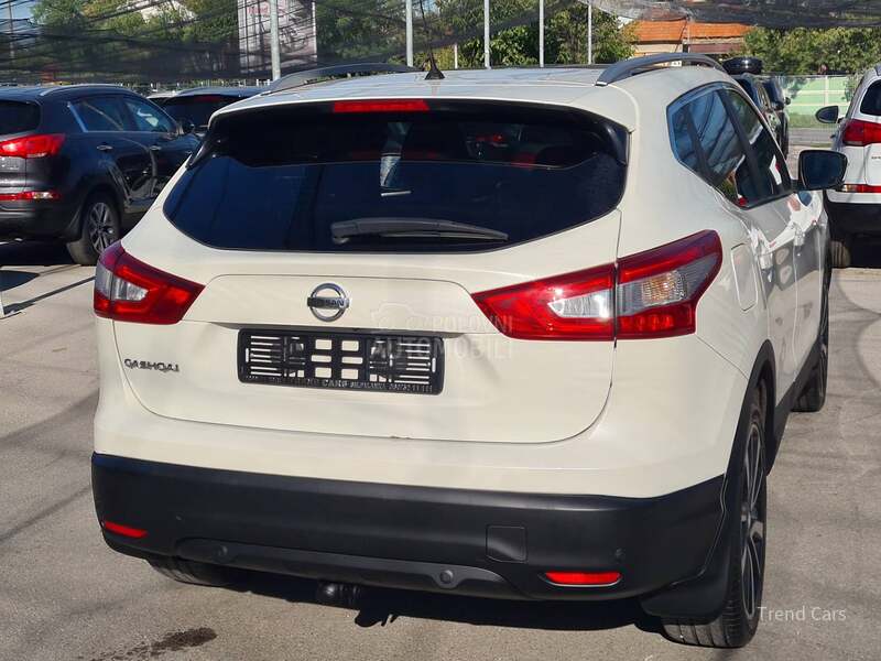 Nissan Qashqai 1.2TEKNA PANON A V I