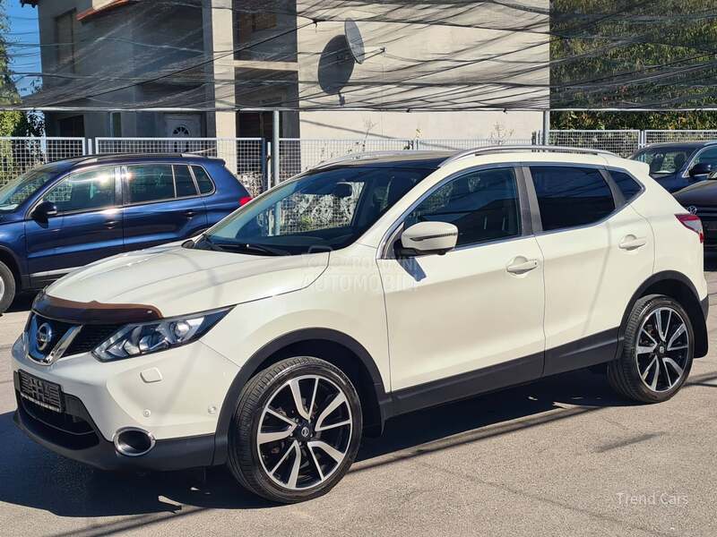 Nissan Qashqai 1.2TEKNA PANON A V I