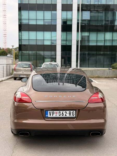 Porsche Panamera 