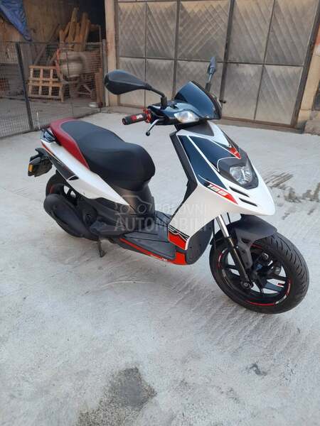 Aprilia sr125r
