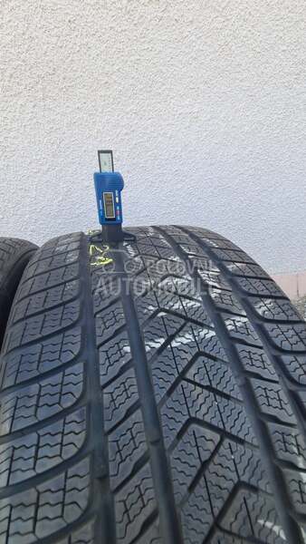 Pirelli 305/35 R21 Zimska