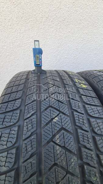 Pirelli 305/35 R21 Zimska