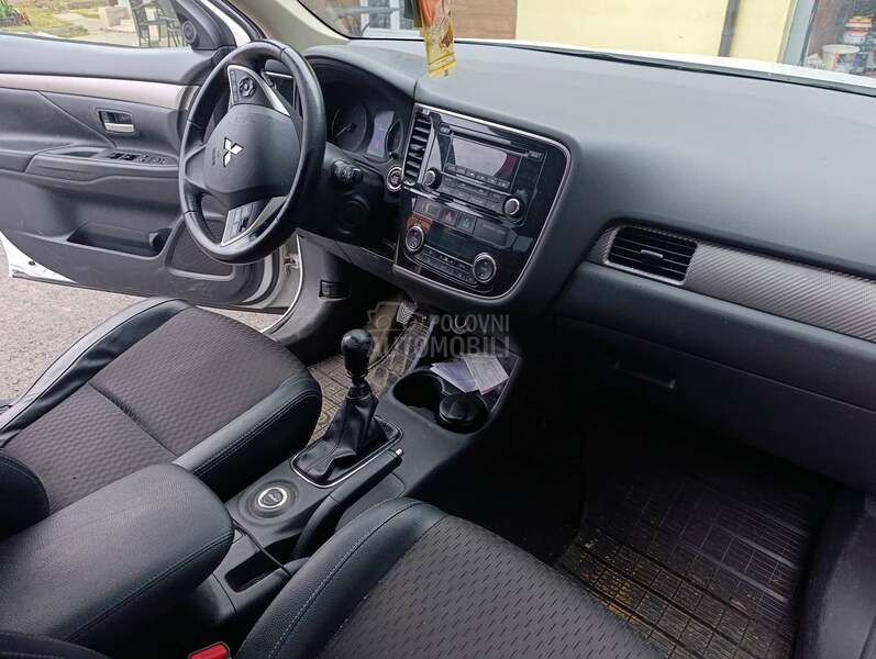 Mitsubishi Outlander ,Intense
