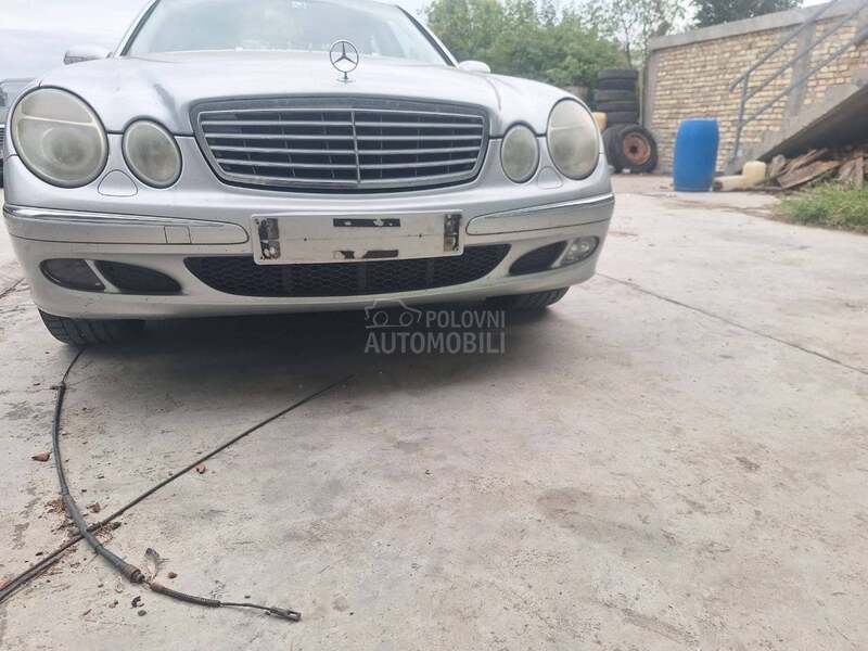 Delovi za Mercedes Benz E 220