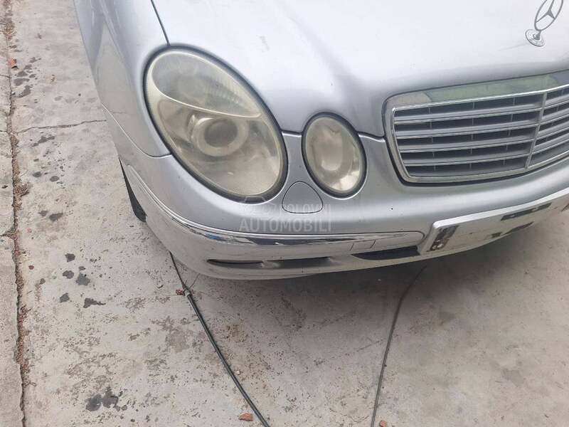 Delovi za Mercedes Benz E 220