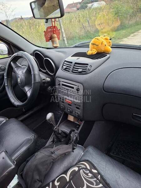 Alfa Romeo 147 t o p