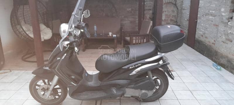 Piaggio Beverly 300 Tourer