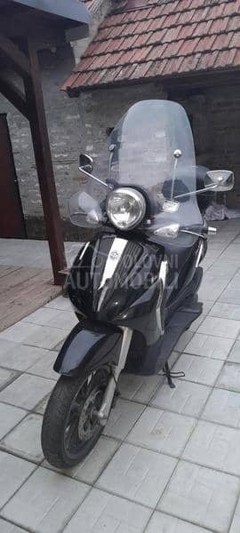 Piaggio Beverly 300 Tourer
