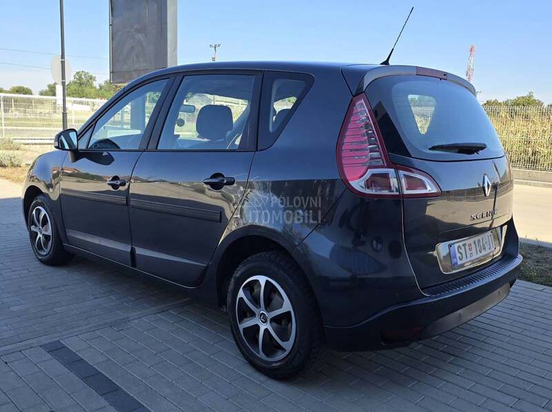 Renault Scenic 1.5 DCI