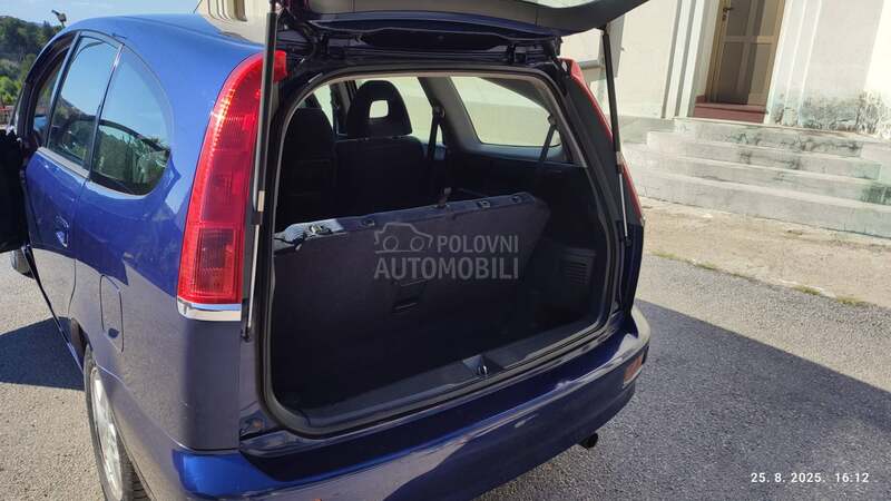Honda Stream 2.0 V-tec