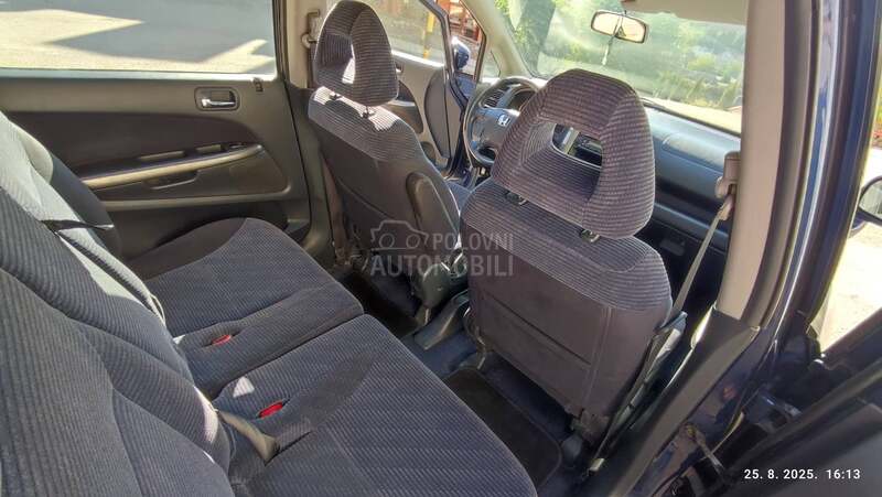 Honda Stream 2.0 V-tec