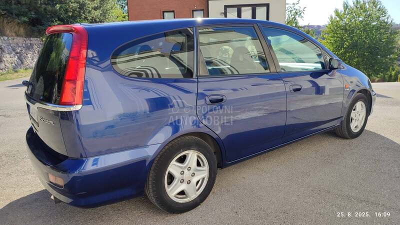 Honda Stream 2.0 V-tec