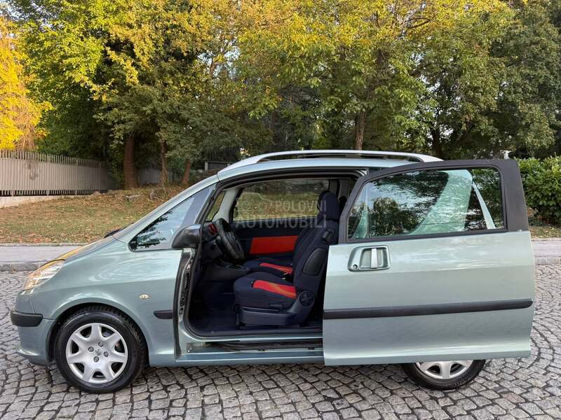 Peugeot 1007 