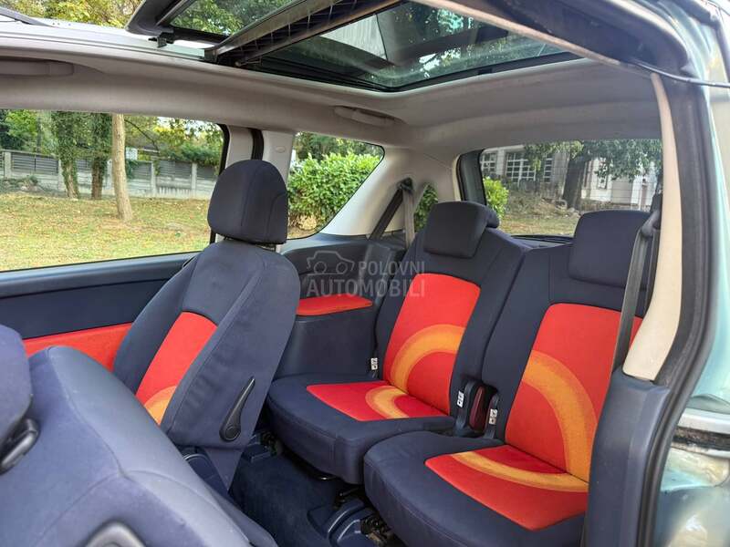 Peugeot 1007 