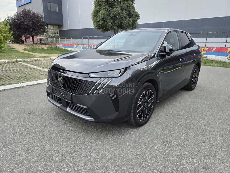 Peugeot 3008 1.2 HY ALLURE 136