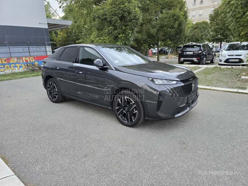 Peugeot 3008 1.2 HY ALLURE 136