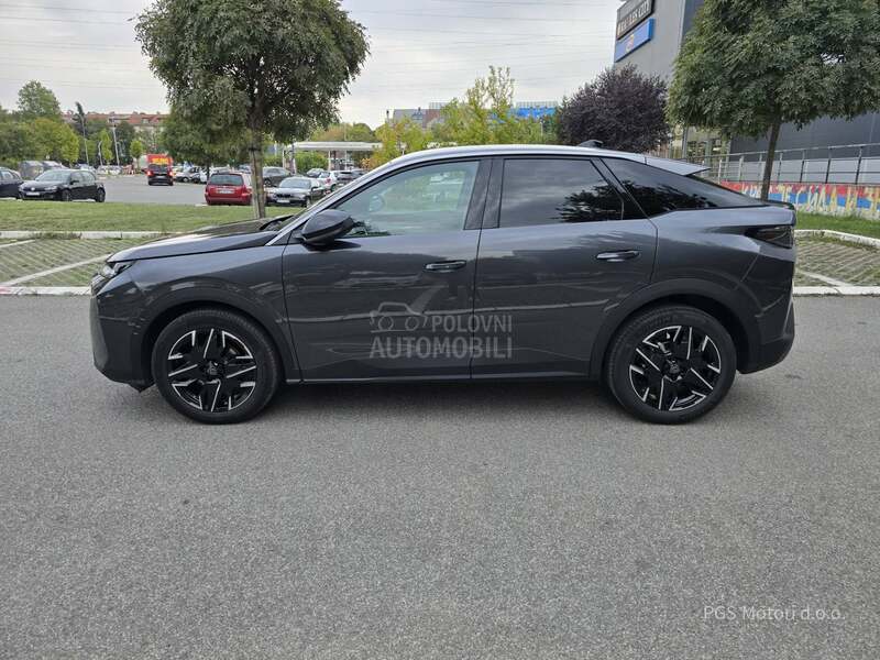 Peugeot 3008 1.2 HY ALLURE 136