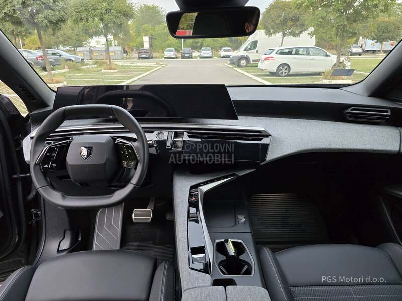 Peugeot 3008 1.2 HY ALLURE 136