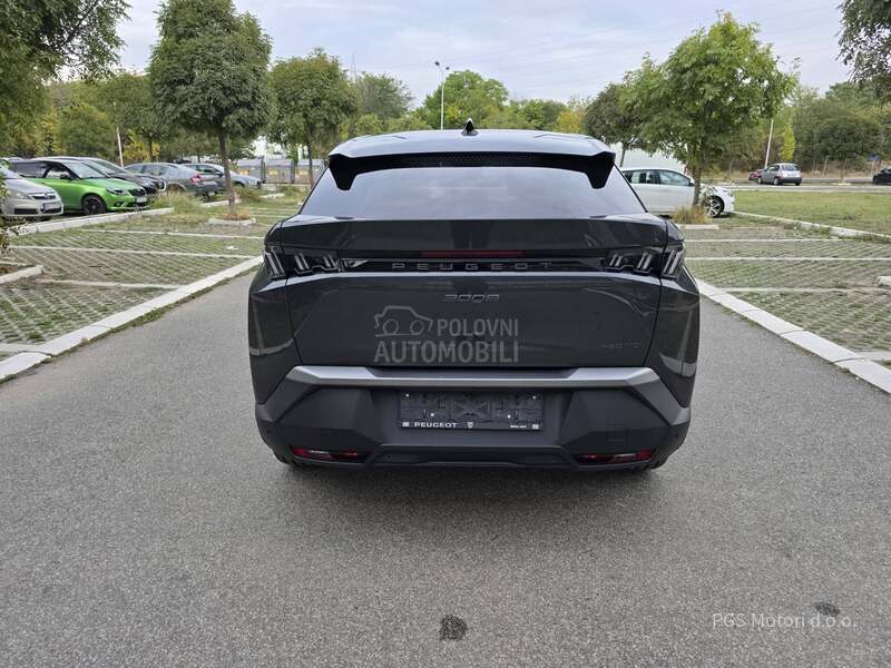 Peugeot 3008 1.2 HY ALLURE 136