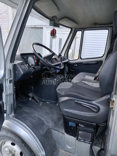 Mercedes Benz 207d