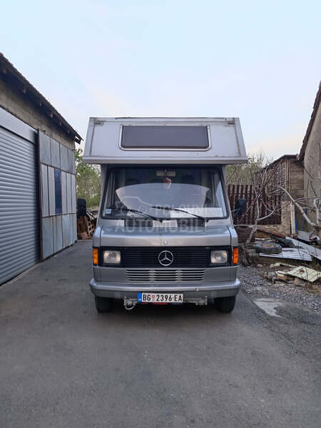 Mercedes Benz 207d