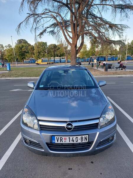 Opel Astra H 