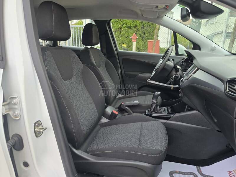 Opel Crossland X  1.2B   LED/  NOV