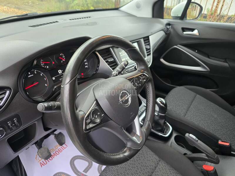Opel Crossland X  1.2B   LED/  NOV