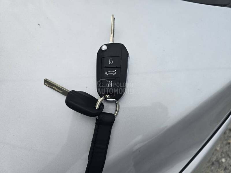 Opel Crossland X  1.2B   LED/  NOV