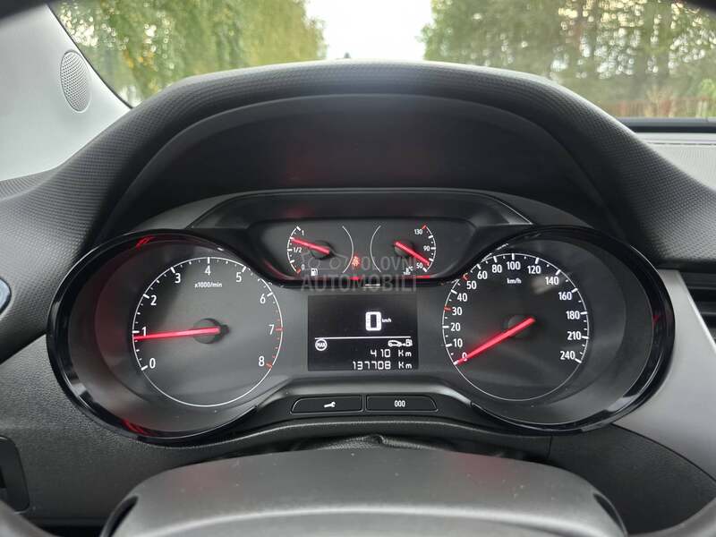 Opel Crossland X  1.2B   LED/  NOV