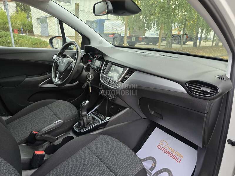 Opel Crossland X  1.2B   LED/  NOV