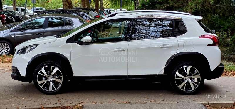 Peugeot 2008 1.6 BLU FELINE 100hp