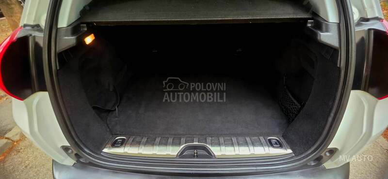 Peugeot 2008 1.6 BLU FELINE 100hp