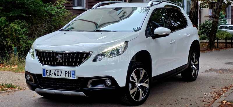 Peugeot 2008 1.6 BLU FELINE 100hp