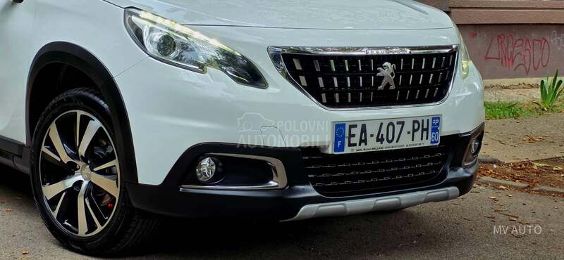Peugeot 2008 1.6 BLU FELINE 100hp