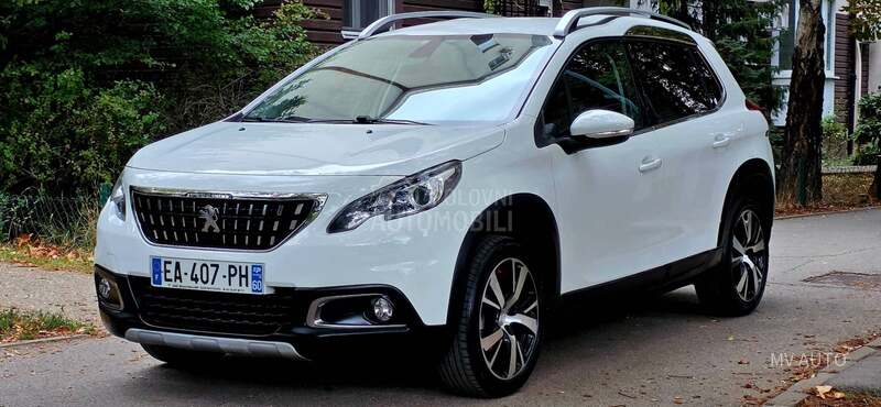 Peugeot 2008 1.6 BLU FELINE 100hp