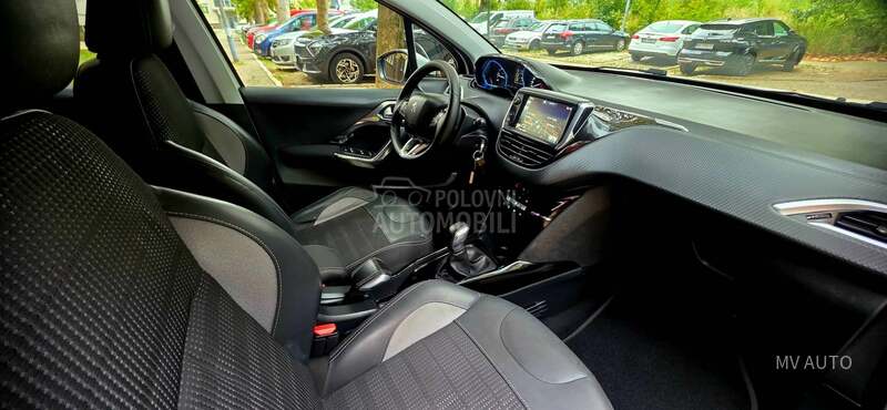 Peugeot 2008 1.6 BLU FELINE 100hp