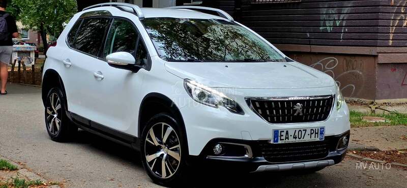 Peugeot 2008 1.6 BLU FELINE 100hp