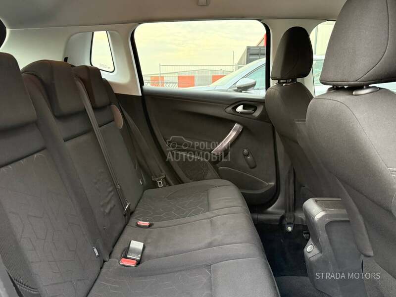 Peugeot 2008 1.6 HDI ALLURE NAVY