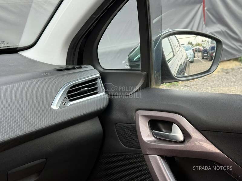 Peugeot 2008 1.6 HDI ALLURE NAVY