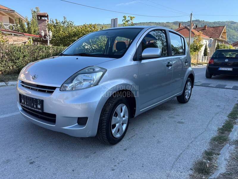 Daihatsu Sirion 1.3 i.   4x4
