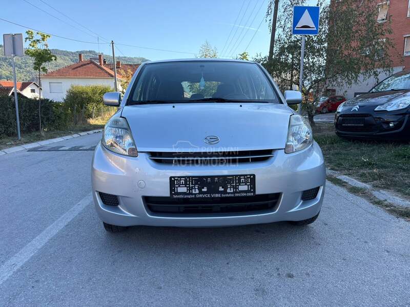 Daihatsu Sirion 1.3 i.   4x4