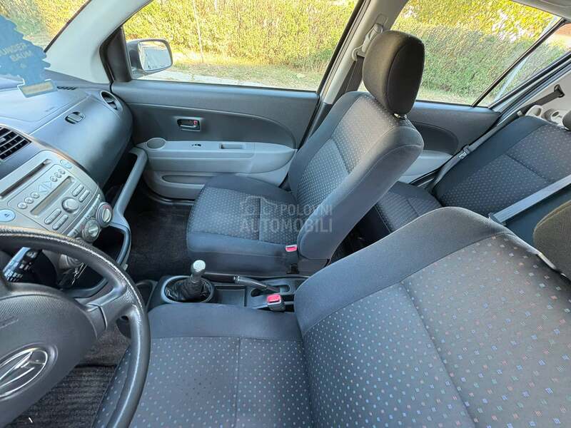 Daihatsu Sirion 1.3 i.   4x4