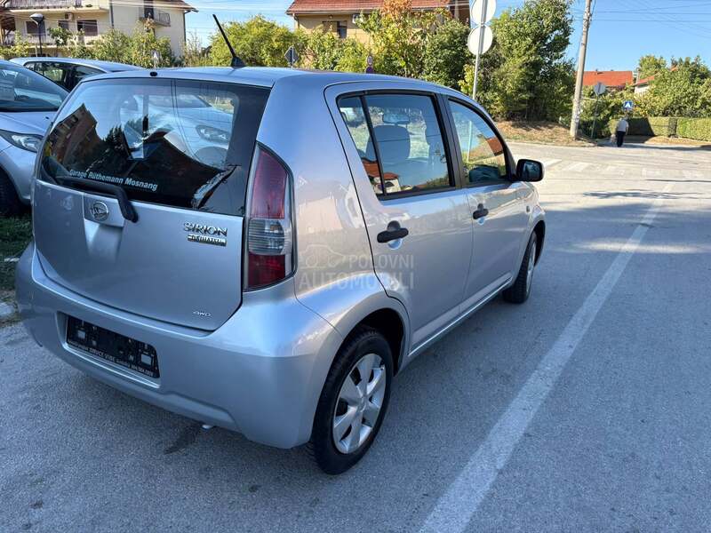 Daihatsu Sirion 1.3 i.   4x4